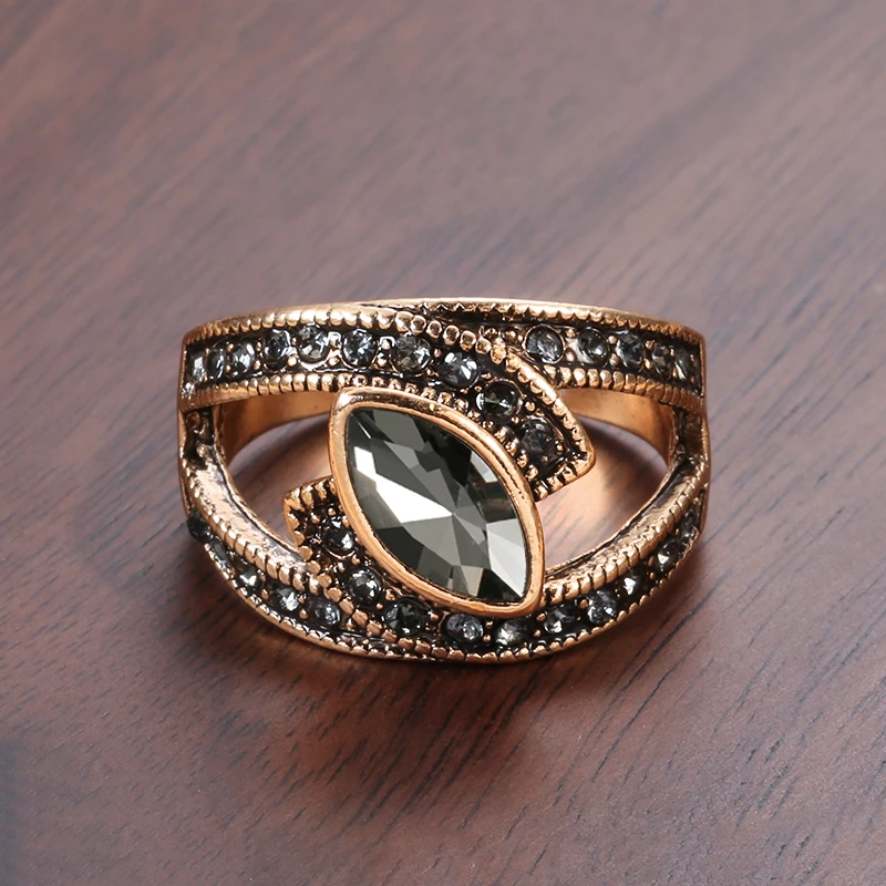Elegant Ring med Svart Kristall