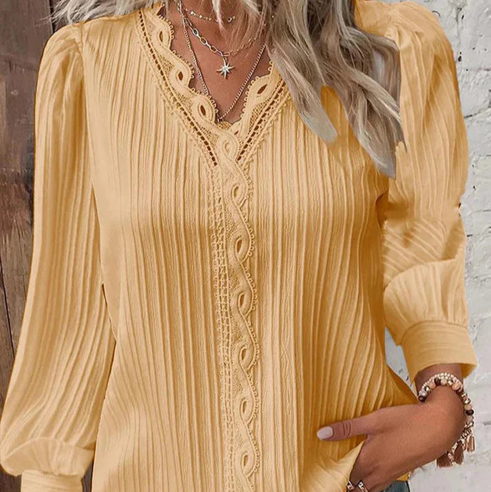 Emmi | Bluse Med Blondedetaljer i Chiffon
